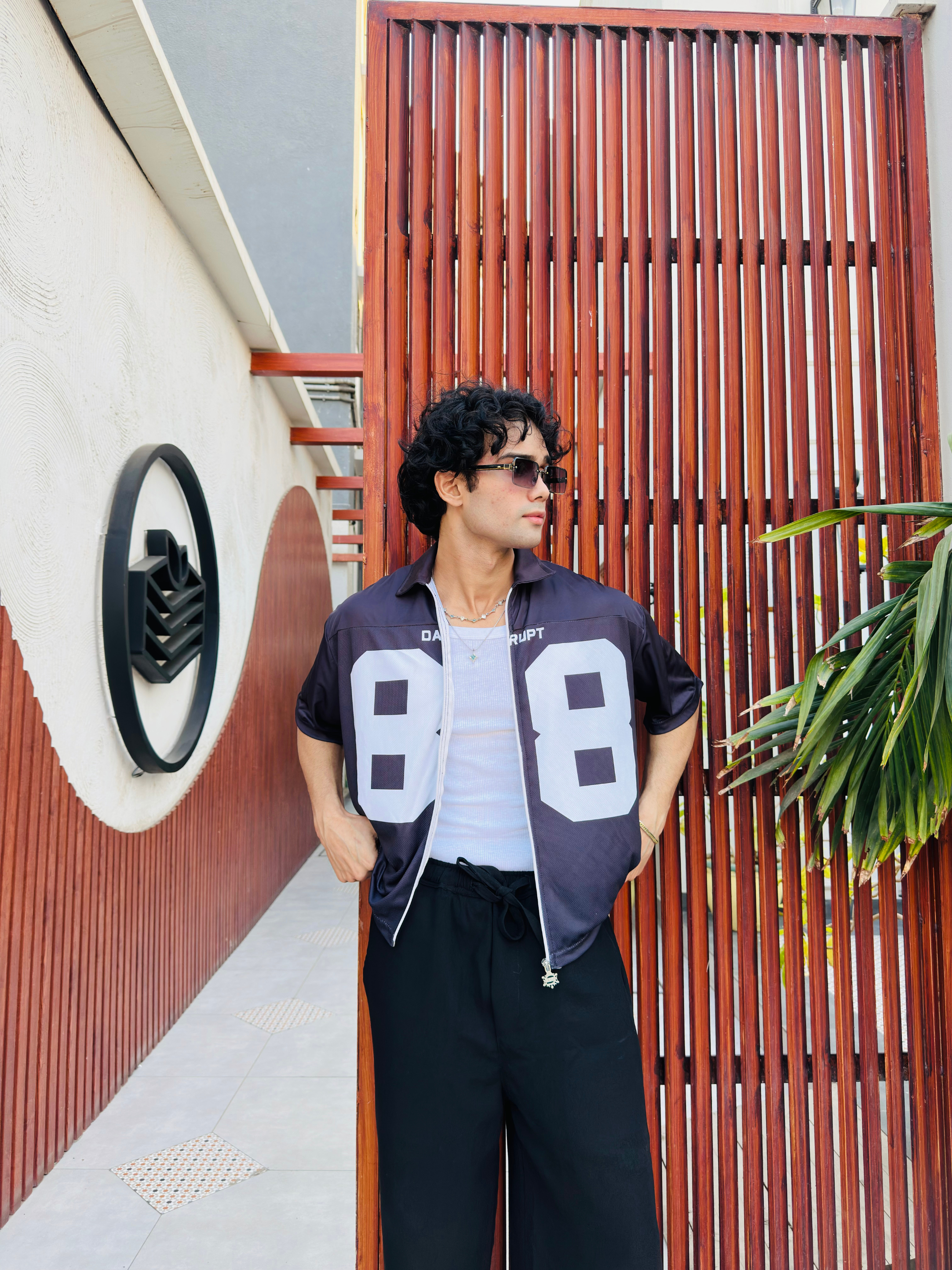 "88" Boxy Fit Zipper Shirt – Black